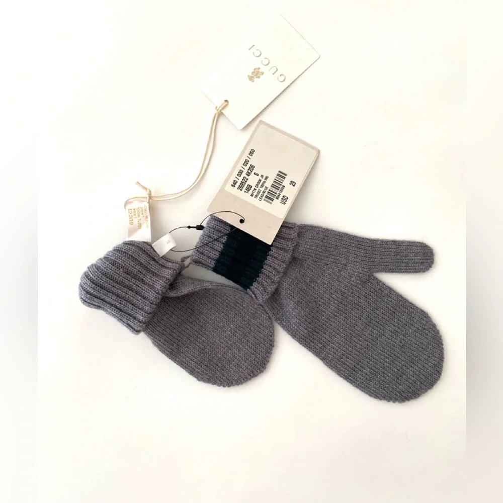 Brand New Kids Gucci Mittens. Size: Small